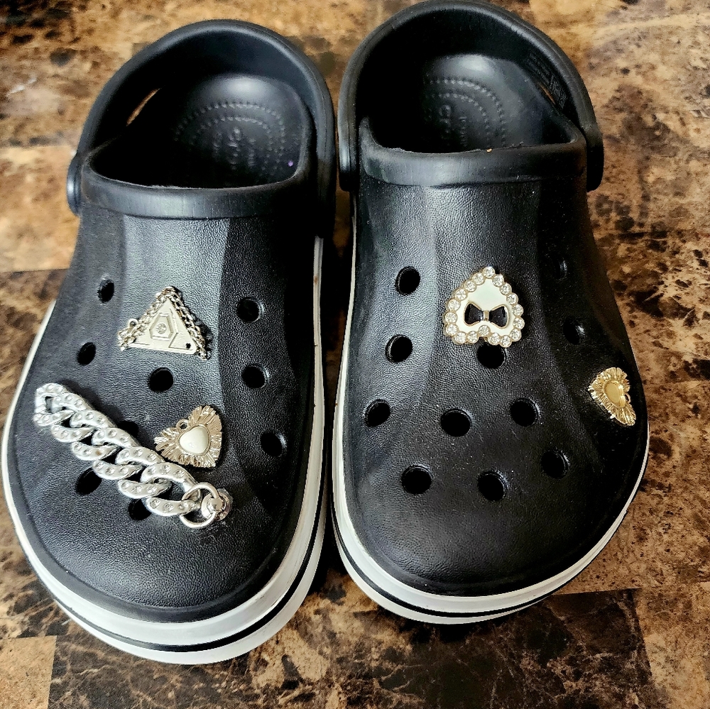 Crocs size 6